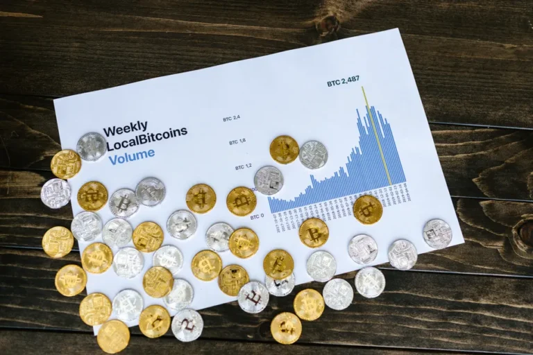 Baleia do Bitcoin projeta rompimento acima de US$ 72 mil após consolidação lateral
