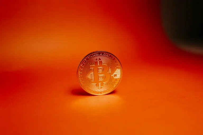 Binance suspenderá saques de SYS em 27 de julho; token desaba 23% nas últimas 24h