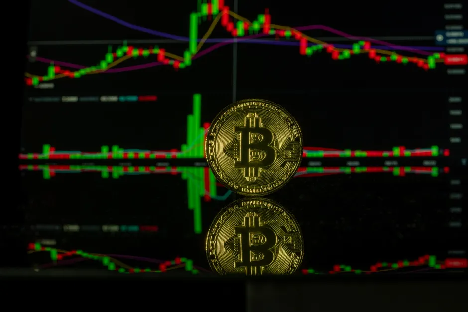 Bitcoin despenca 3% e rompe US$ 63,4 mil com expectativas de Fed hawkish
