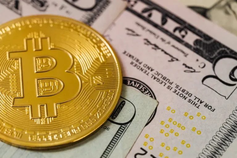 Bitcoin se mantém estável perto de US$ 65 mil às vésperas da decisão de juros do Fed