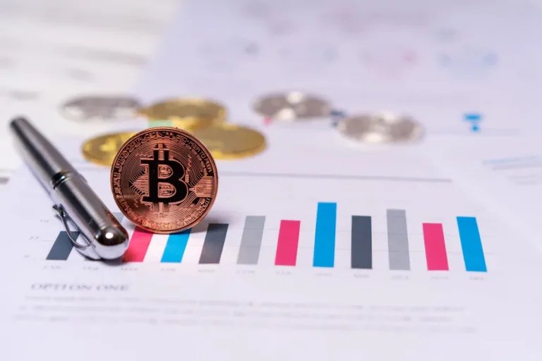 Bitcoin testa US$ 69 mil com influxo de ETFs, mas pressão vendedora de 78,7% domina orderbook