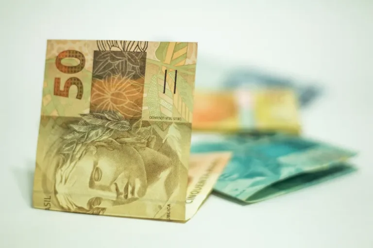 Boletim Focus 17/07: Selic a 14,0%, IPCA em 5,15% e PIB de 1,99% — o retrato macroeconômico do Brasi