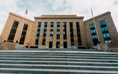 Fed decide juros hoje com viés de alta; dólar e real sob pressão