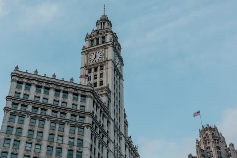 Senado dos EUA propõe gabinete anticorrupção; portfólio cripto de Trump entra na mira regulatória