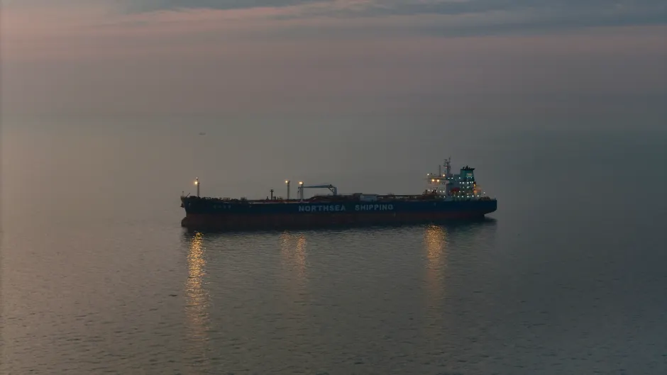 UE autoriza interceptação de petroleiros russos da 'frota fantasma' no Oceano Índico