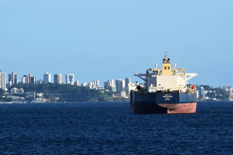 Armadilha marítima: tarifaço e conflitos globais travam o comércio internacional