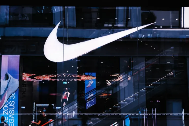 Fisia comunica extensão de contrato de distribuição da Nike no Brasil