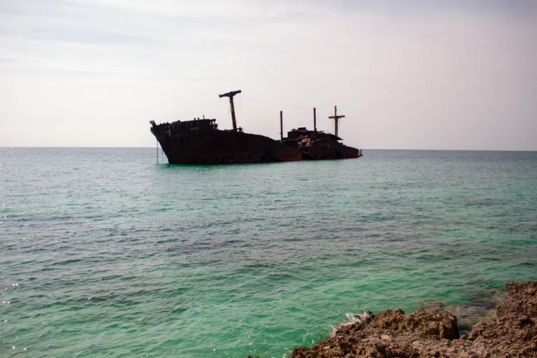 Irã adverte países do Golfo: ataques a petróleo, energia e água ocorrerão se EUA não interromperem o