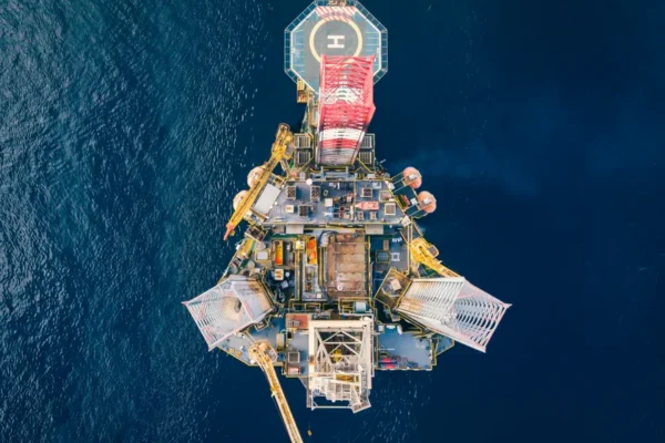 Petrobras (PETR4) descobre novo poço de gás na margem equatorial da Colômbia; ação cai 1,08%