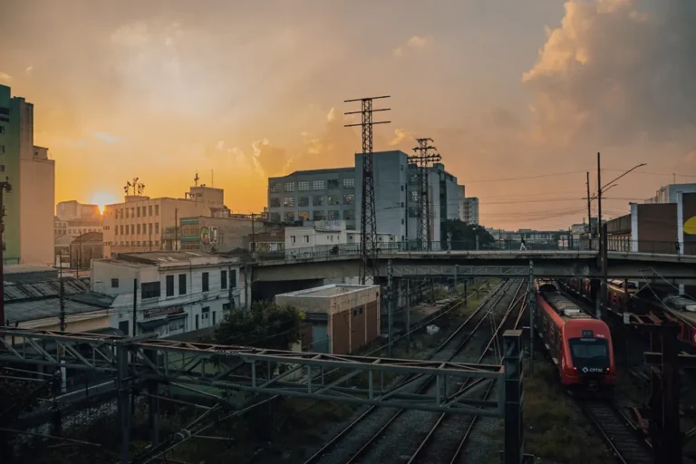 RAIL3 — Cotação, Gráficos e Notícias em Tempo Real | Radar Finanças