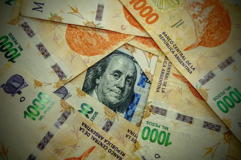 Selic em 14%: Copom vê risco de inflação longa desancorar ainda mais e sinaliza aperto prolongado