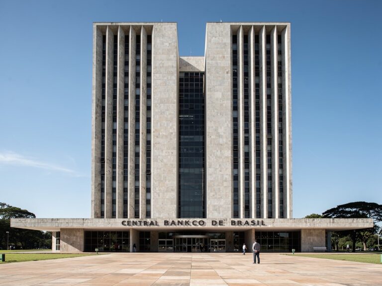 Banco Central reduz projeção do PIB de 2026 para 1,8% e mantém inflação estimada em 5,2%