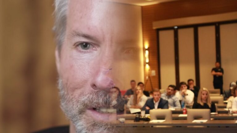 Cripto e IA: Saylor elenca cinco liberdades em manifesto para o ambiente digital