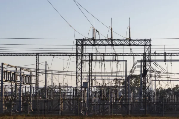 Elektro Redes (EKTR4) protocola versão atualizada de aviso de proventos na CVM
