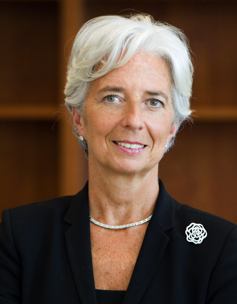 Lagarde leva ao Parlamento Europeu a leitura do BCE sobre juros e inflação na zona do euro