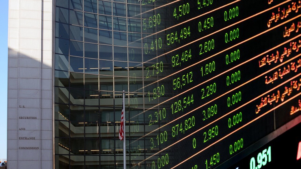 SEC cria isenção de 5 anos para ações tokenizadas nos EUA; UNI sobe mais de 30% após anúncio