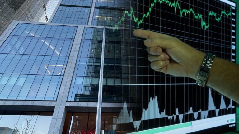 ETF de Bitcoin da BlackRock aciona golden cross no mesmo dia em que a SEC aprova ETPs alavancados de