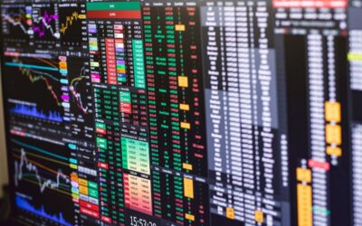 Ibovespa opera em alta em dia de debate eleitoral e pesquisas de voto no radar