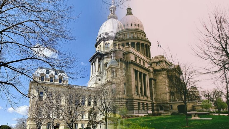 Illinois: entidades cripto pedem julgamento sumário sobre imposto de 0,2% após adiamento de seis mes