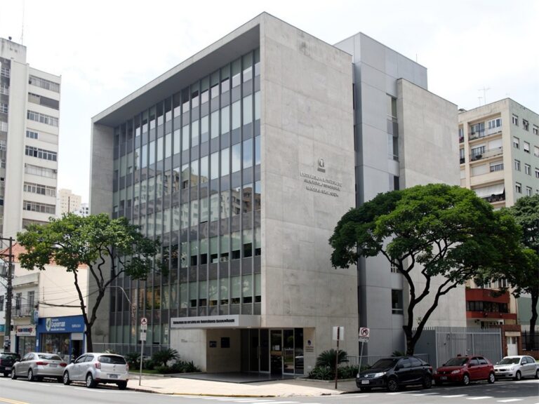 Tributos nivelados nas atividades de serviços: levantamento acadêmico reabre a discussão sobre o pes